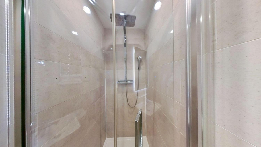 Bathroom 3, MStay 39 Studios, London