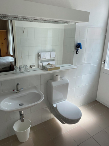 Bathroom 3, Hotel de la Paix, Interlaken