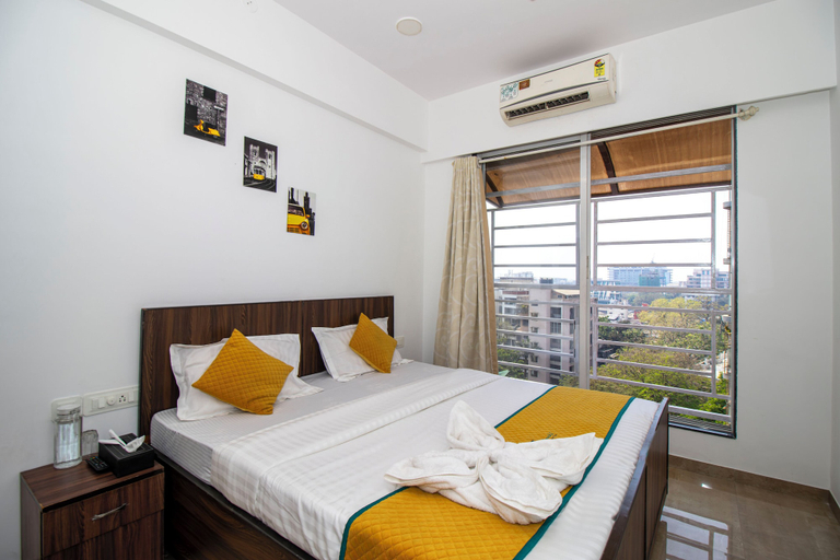 Bedroom 3, Pinakii Comfort Stay, Vile Parle - Near Airport, Mumbai Suburban