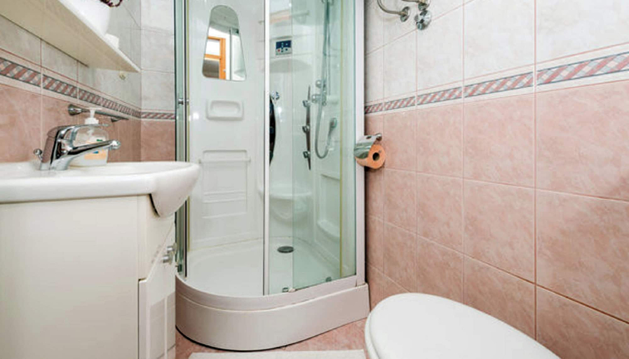 Bathroom 3, Apartments Nicol, Dubrovnik