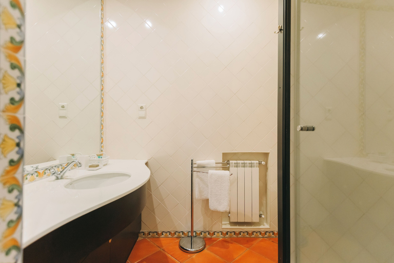 Bathroom 4, The Manor House Celeirós, Sabrosa