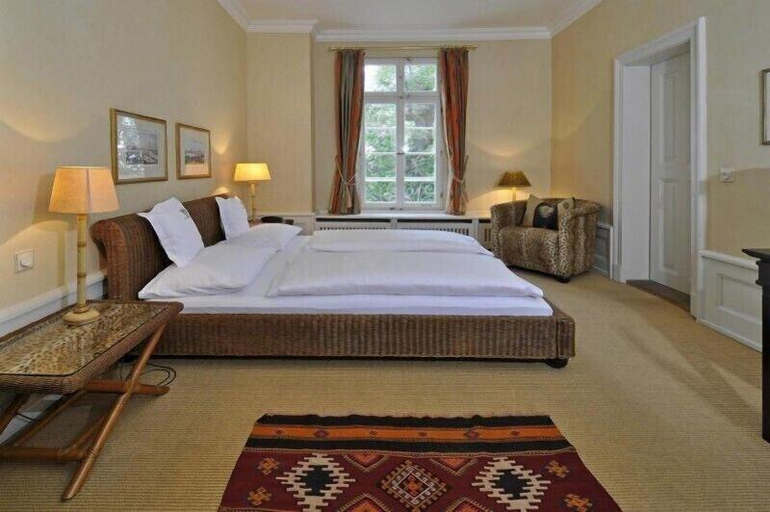 Bedroom 2, Herrenhaus von Low, Wetteraukreis