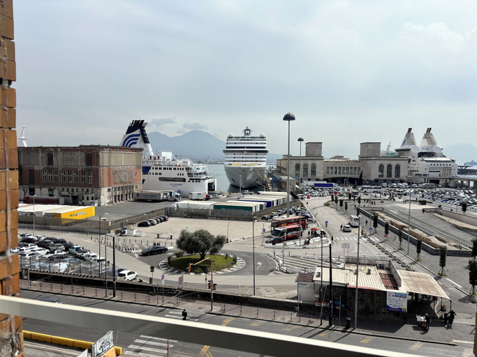 Others 3, Seaside Suites, Napoli