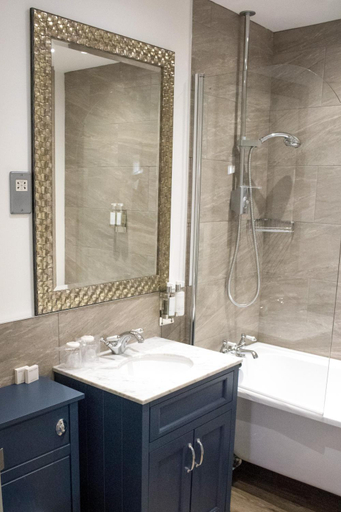 Bathroom 3, The Christopher Hotel, Slough