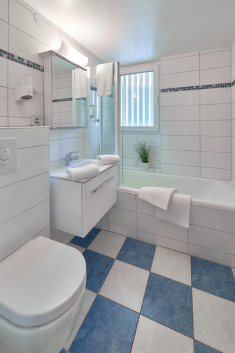 Bathroom 3, Park-Hotel Traben-Trarbach, Bernkastel-Wittlich
