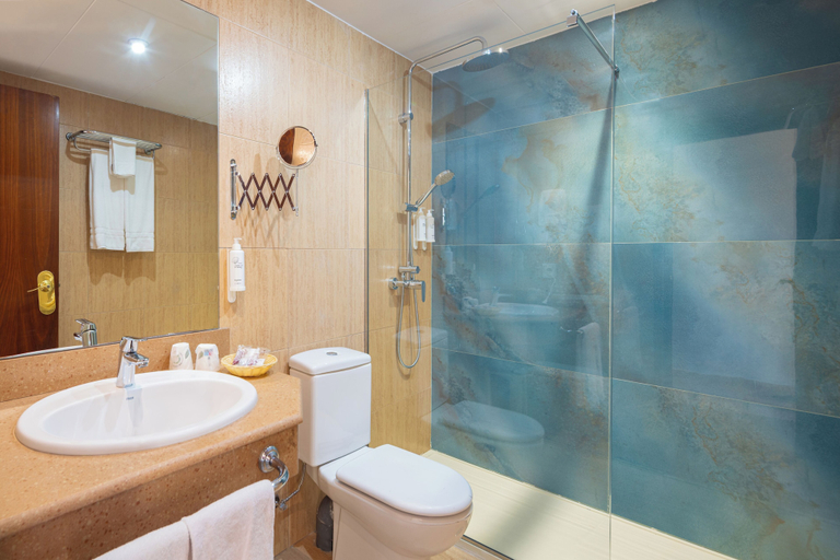 Bathroom, htop Amaika & SPA - Adults Only, Barcelona