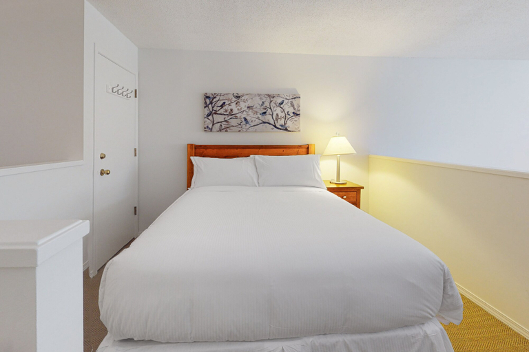 Bedroom 2, Glacier Lodge, Squamish-Lillooet
