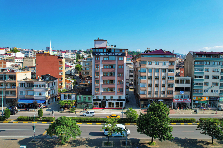 Exterior & Views 2, Grand Family Home, Merkez