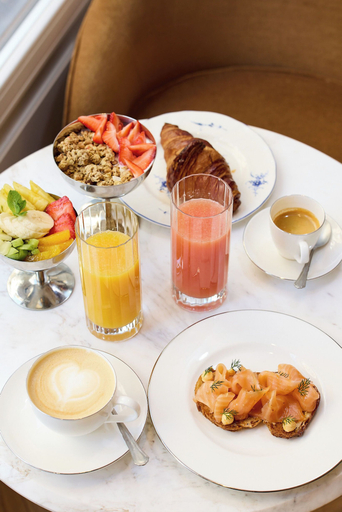Food & Drinks 5, Hotel Noucha, Paris