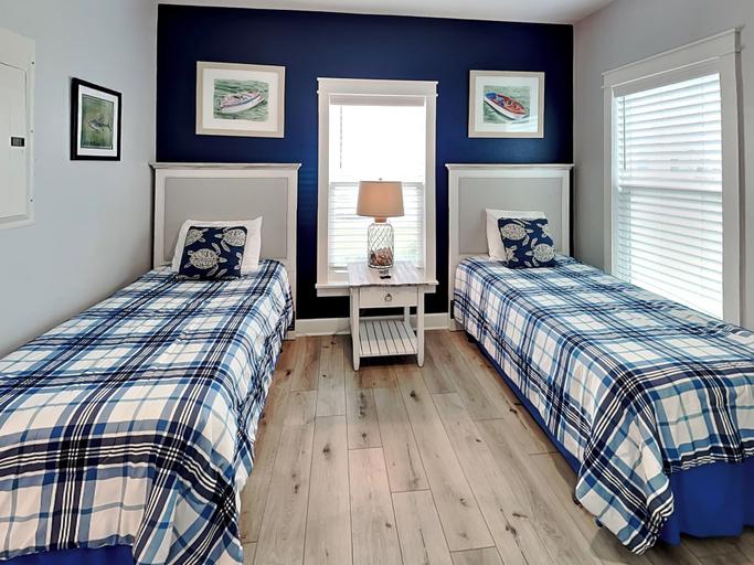Bedroom 2, Copano Coastal Gem by Miss Kitty’s, Aransas