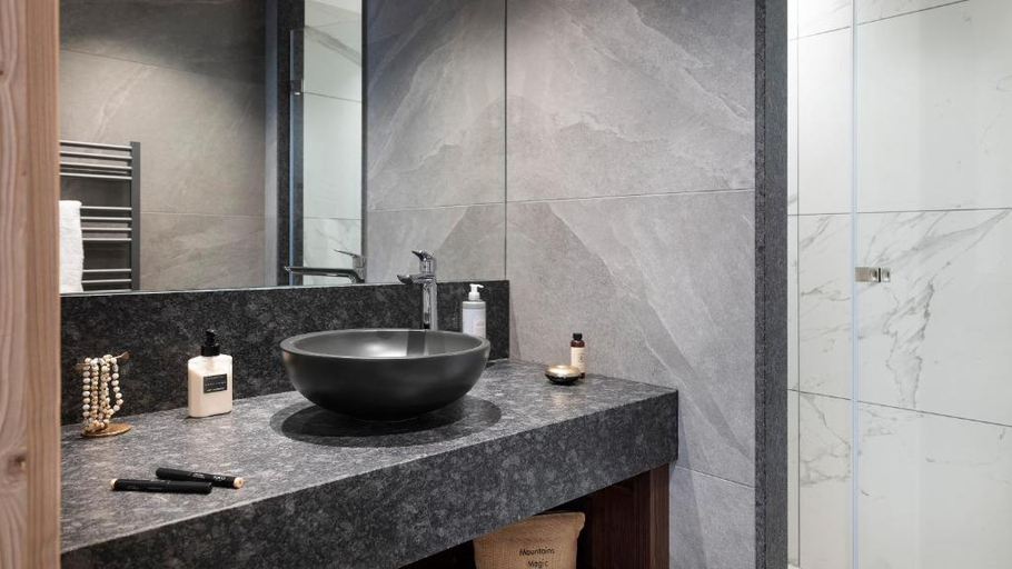 Bathroom, MGM Hôtels et Résidences - Hotel Akoya, Savoie