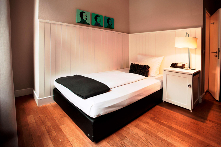 Bedroom 2, Victoria Hotel Frankfurt, Frankfurt am Main