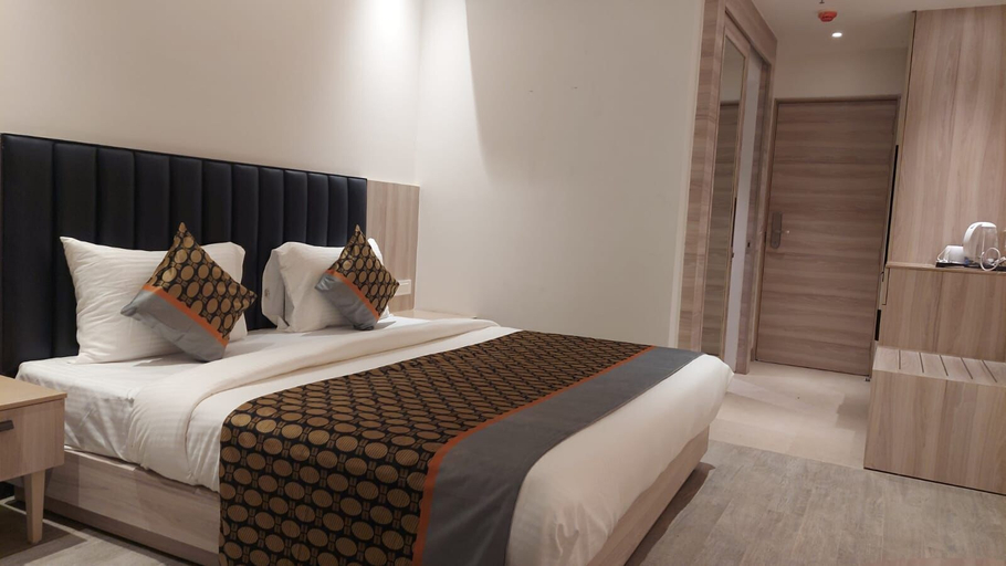 Bedroom 2, Hotel Metro Tower, Delhi