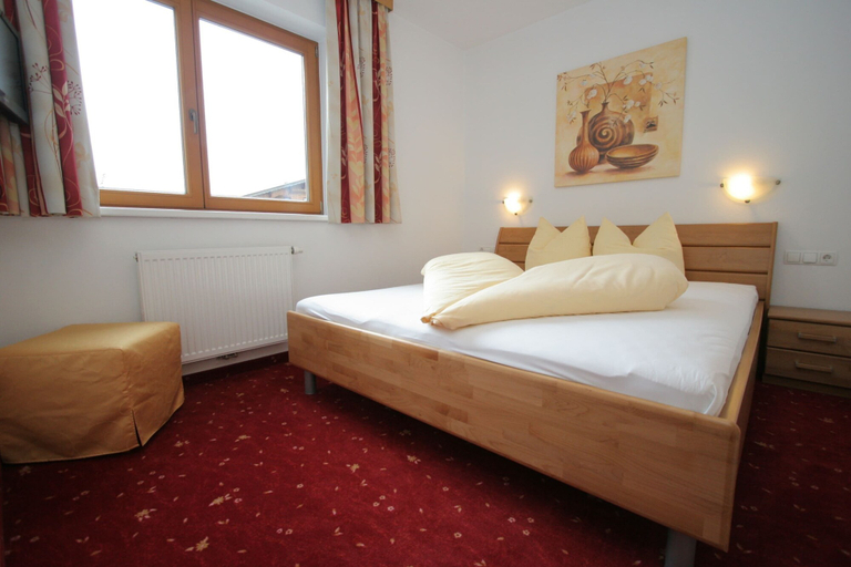 Bedroom 2, Spacious Apartment in Uderns near Ski Area, Schwaz