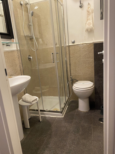 Bathroom 4, Hotel Plebiscito Aparthotel, Napoli