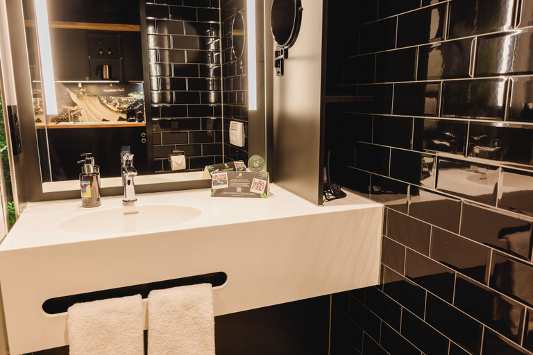 Bathroom 5, Rioca Hafeninsel Posto 8, Offenbach am Main