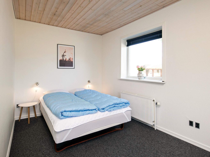 Bedroom 2, person holiday home in Oksbol, Varde