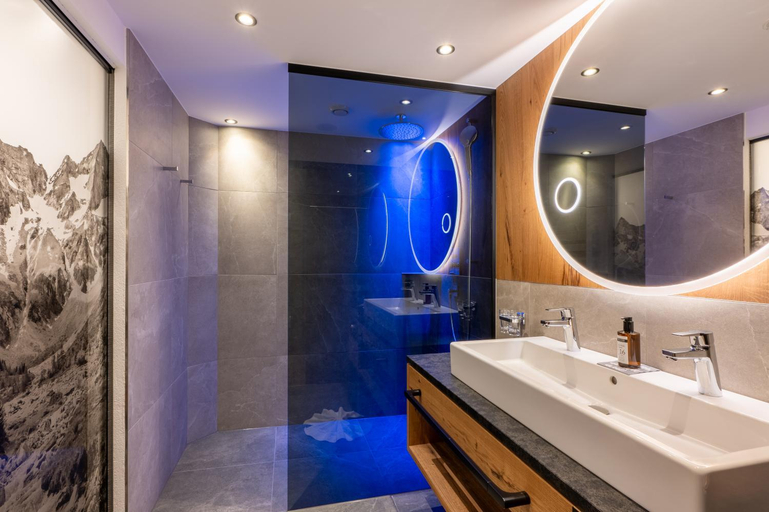 Bathroom 2, Hotel Jager, Schwaz