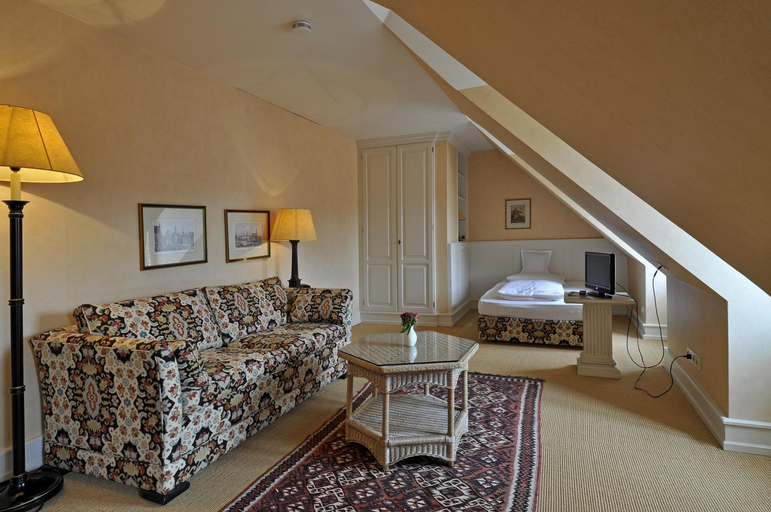 Bedroom 4, Herrenhaus von Low, Wetteraukreis