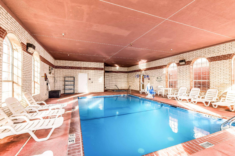 Sport & Beauty, Hawthorn Extended Stay by Wyndham Amarillo, Randall