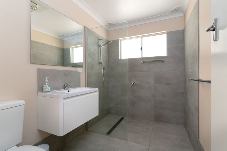 Bathroom, Lavender Vale Cottages, Inverell - Pt A