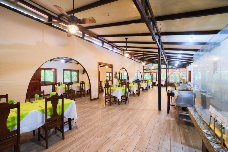 Food & Drinks 5, Evergreen Lodge, Pococí