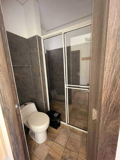 Bathroom 2, Hotel Monte Bello, Puerto Triunfo