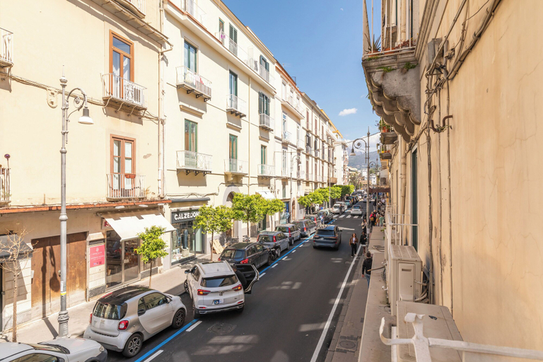 Others 4, YourHome - Tramontano Suite, Napoli
