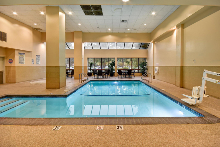 Sport & Beauty 2, Embassy Suites by Hilton Santa Clara Silicon Valley, Santa Clara