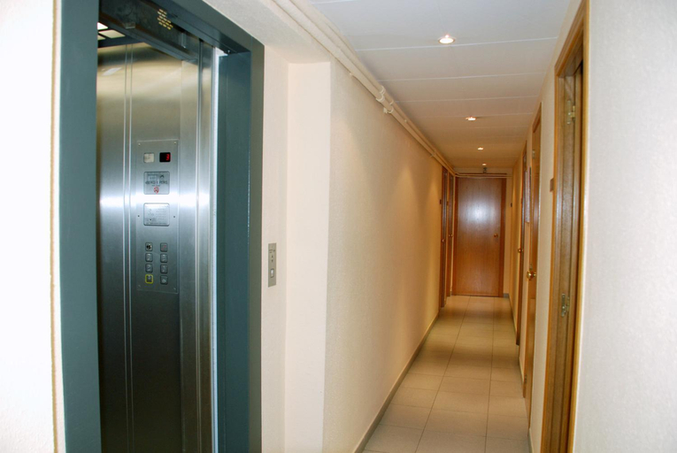 Others 5, Hotel Goya, Lleida
