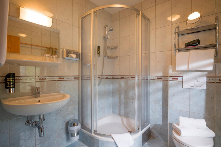 Bathroom 4, Reitlwirt, Kitzbühel
