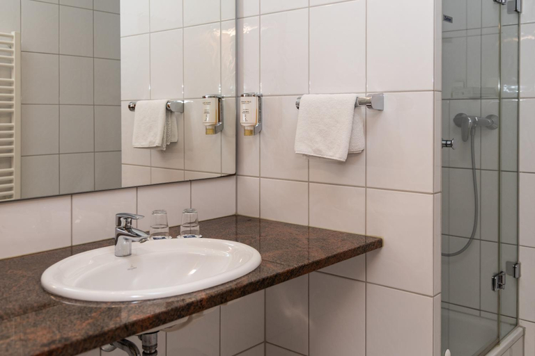 Bathroom 4, Ringhotel Appelbaum, Gütersloh