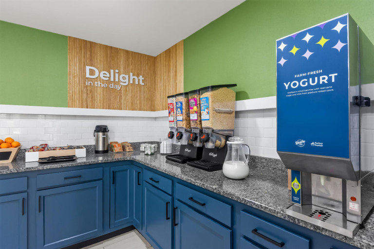 Food & Drinks 3, Spark by Hilton Lexington Hamburg, Fayette