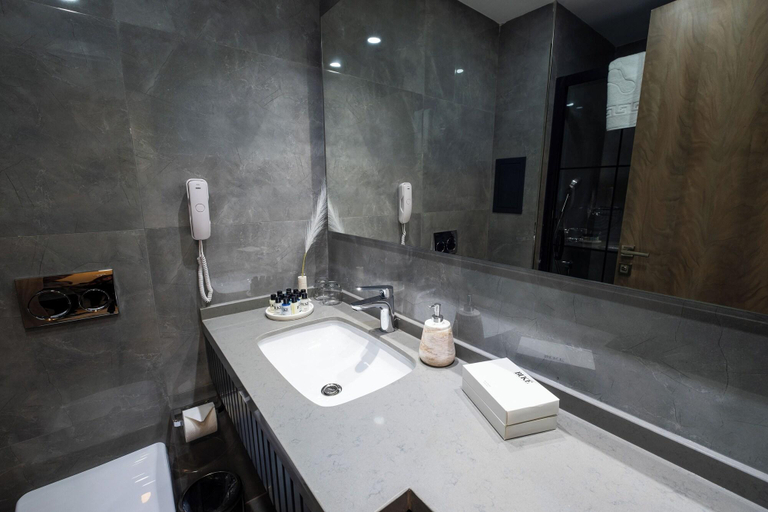 Bathroom 5, Buke Hotel Bomonti, Şişli