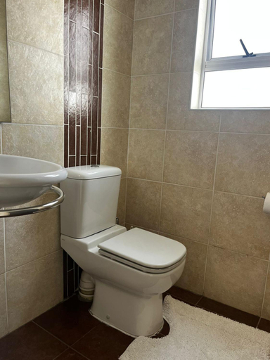 Bathroom 4, Lagoon Lodge, City of Cape Town