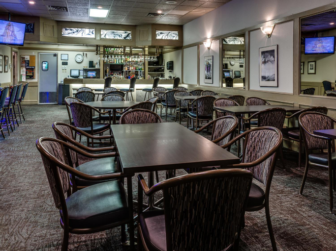 Food & Drinks 5, Heritage Inn Hotel & Convention Centre - Pincher Creek, Division No. 3