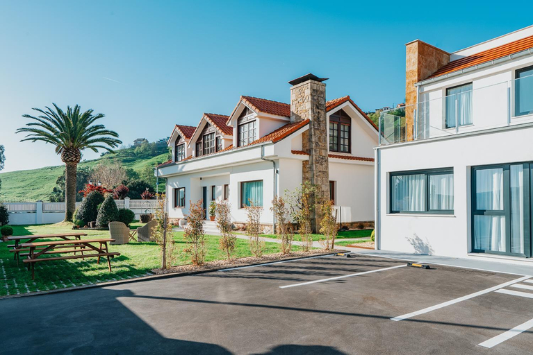 Others 4, Villas de La Ribera, Cantabria