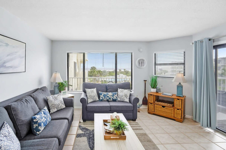 Room 2, Heated Pool Ocean Views Beach Playground BBQ, Saint Johns