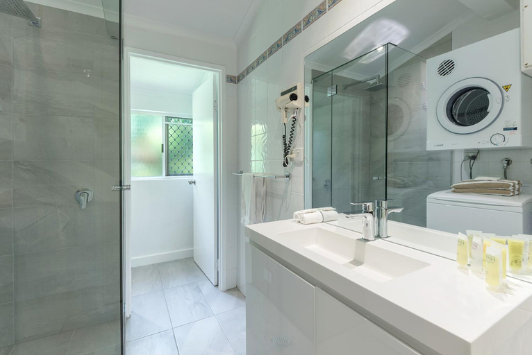 Bathroom 4, Latitude 16 Garrick House, Douglas