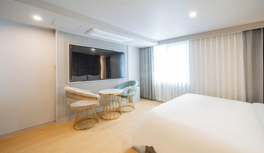 Bedroom 4, Denbastar Hotel-Kyungnam University Branch, Masan