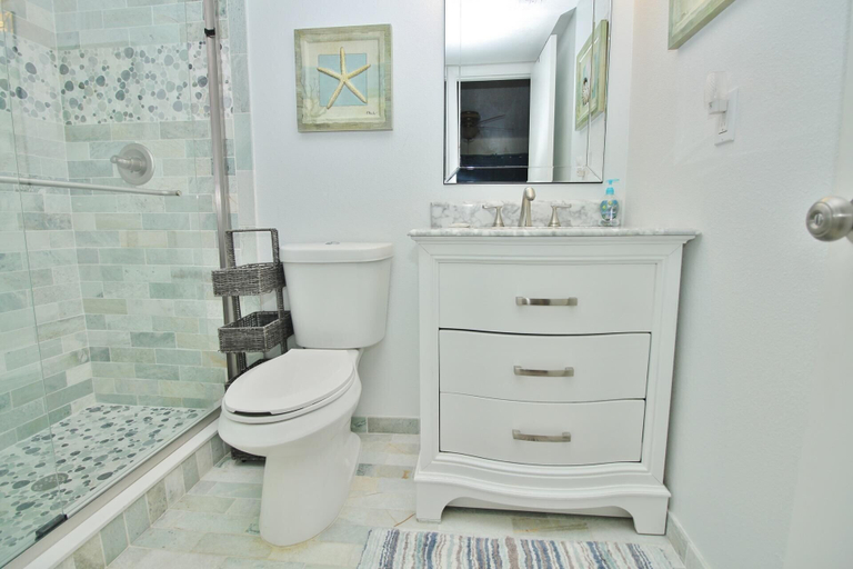 Bathroom 4, Colony Beach Club 147, Volusia