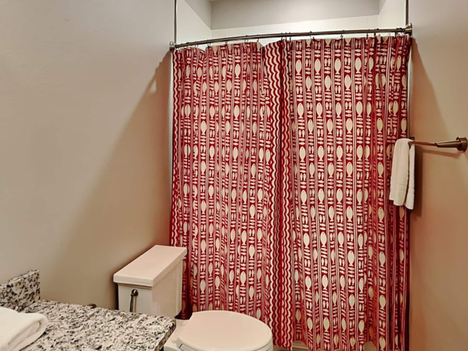 Bathroom 4, The Reel Mccoy by Miss Kitty’s, Aransas