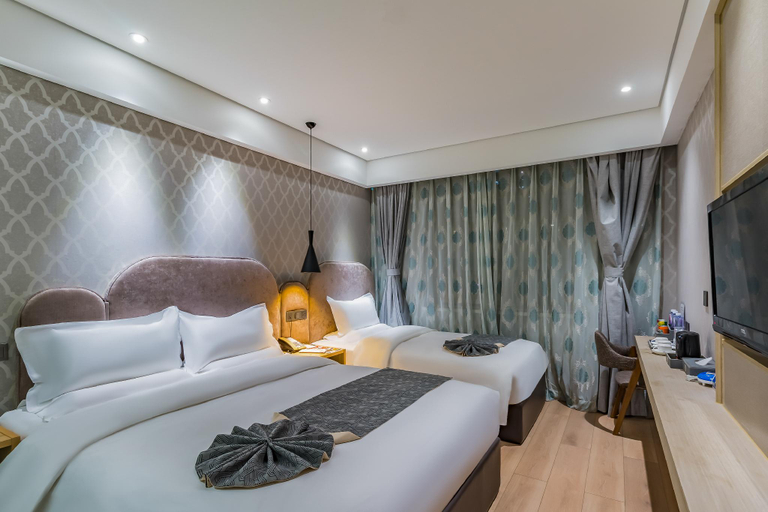 Bedroom 2, Beijing Huashang Hotel, Beijing