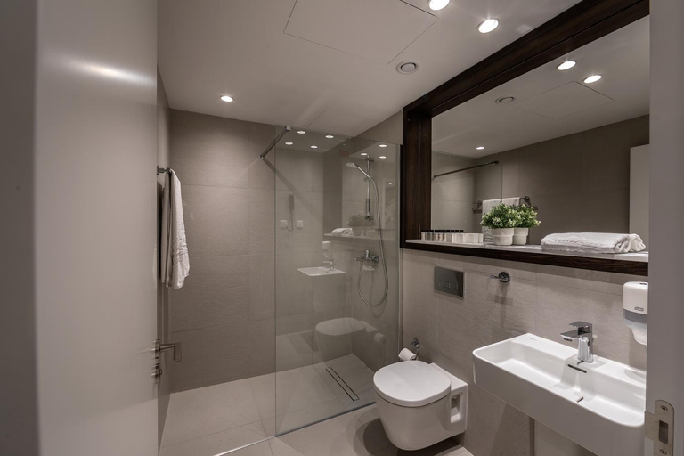 Bathroom 4, Almond Business Hotel