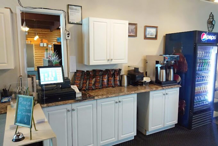Food & Drinks 5, Shoal Lake Motor Inn, Division No. 15