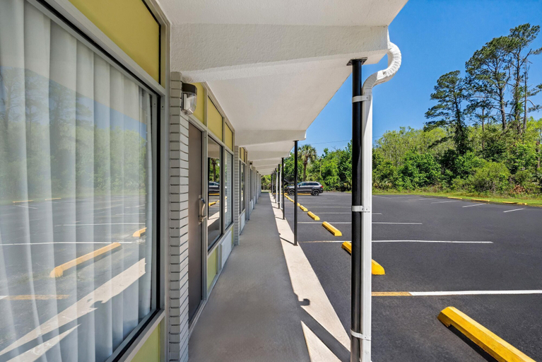 Others 5, Econo Lodge Jennings, Hamilton