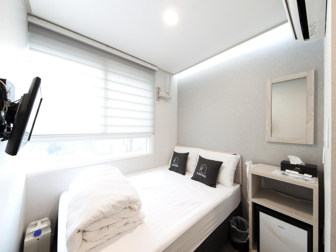 Bedroom 14