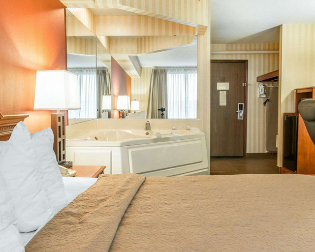 Bedroom 3, Quality Inn Gaylord, Otsego