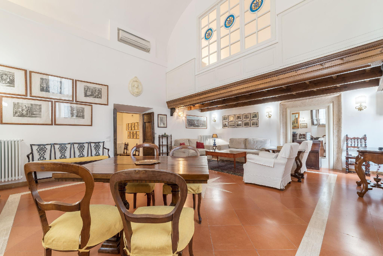 Others 5, Campitelli Fascinating 6pax Apartment, Rome