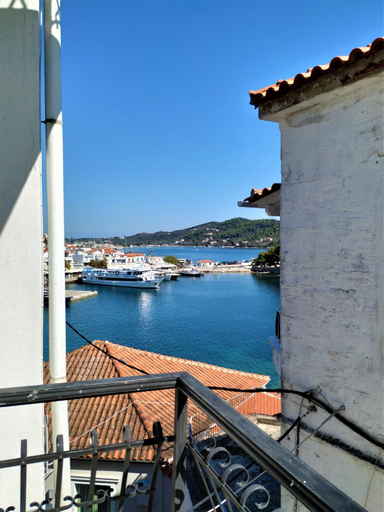 Others 5, Argo Pension, Thessaly